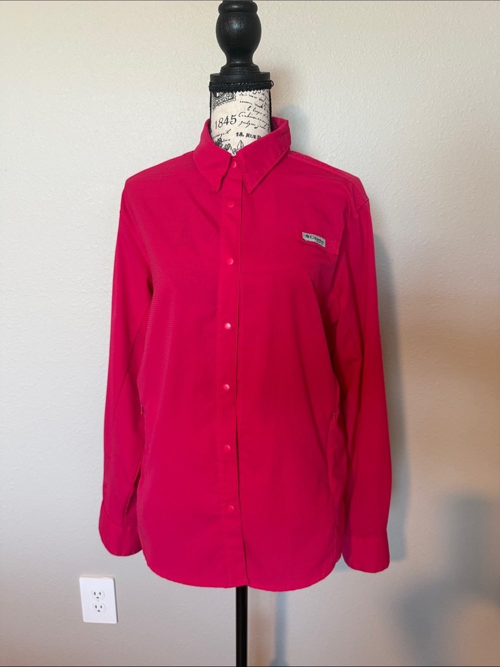 Columbia Bright Pink Women's Button-Up Performance Shirt